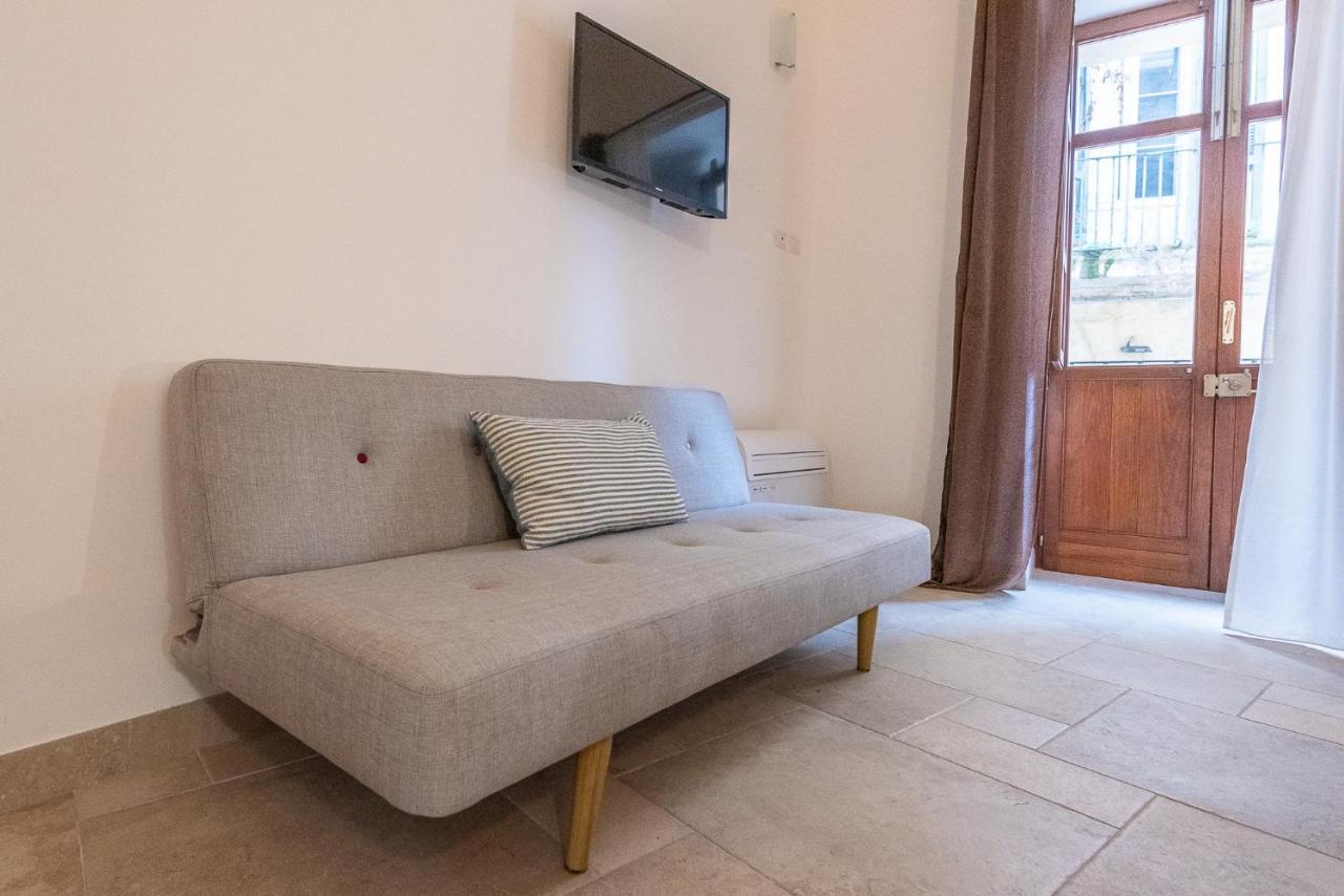 Rubichi 6 - Old Town Apartment Sit Лече Екстериор снимка