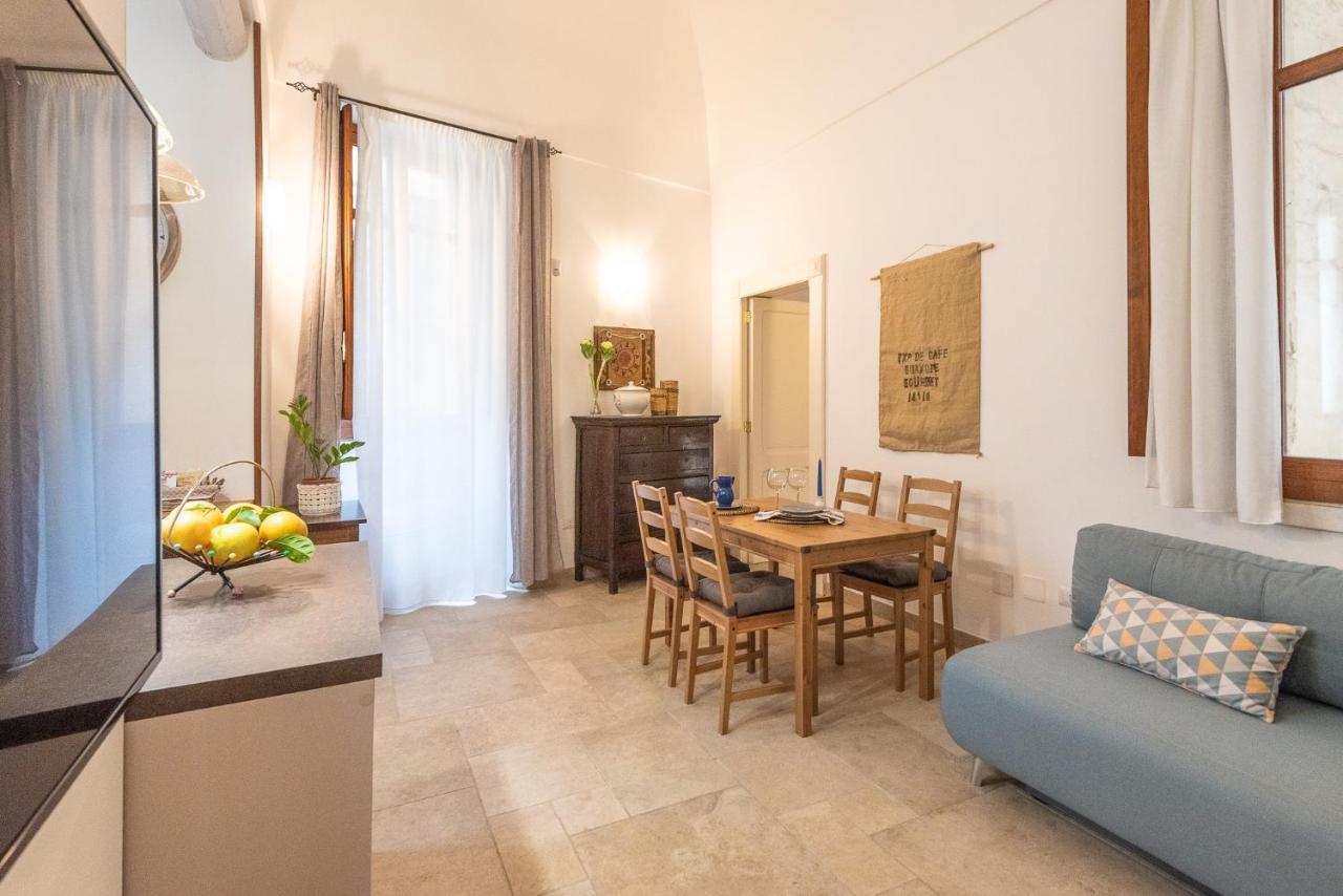 Rubichi 6 - Old Town Apartment Sit Лече Екстериор снимка