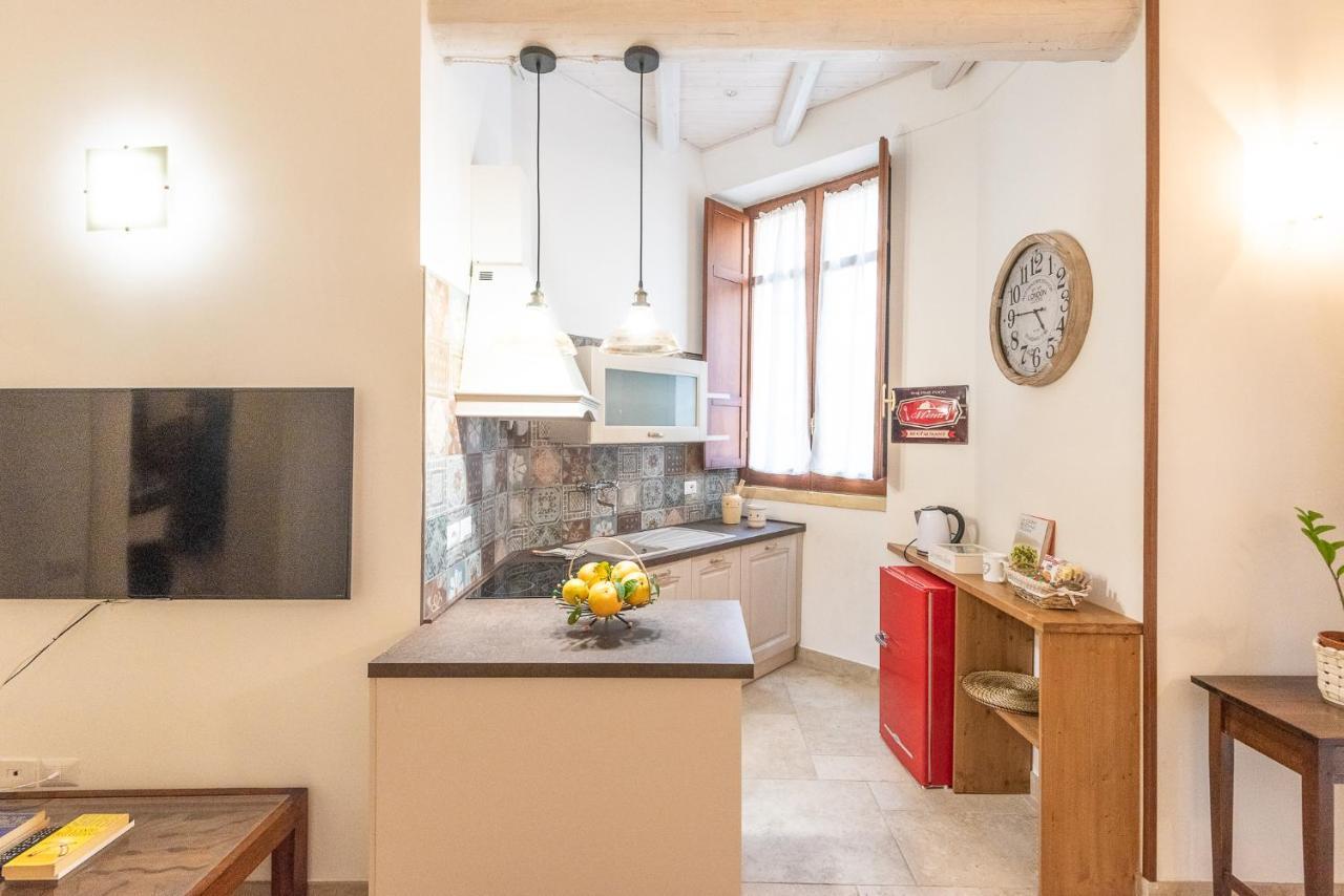 Rubichi 6 - Old Town Apartment Sit Лече Екстериор снимка