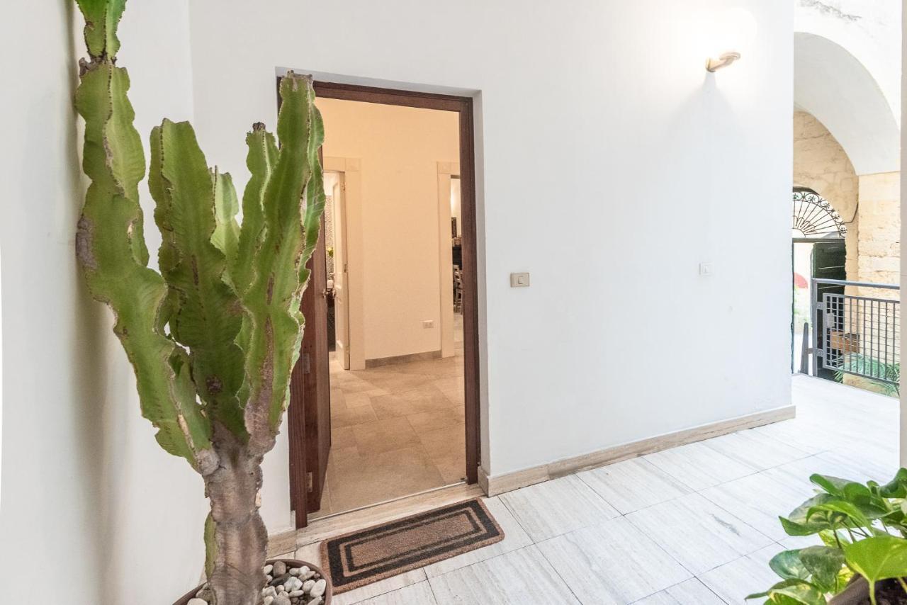 Rubichi 6 - Old Town Apartment Sit Лече Екстериор снимка